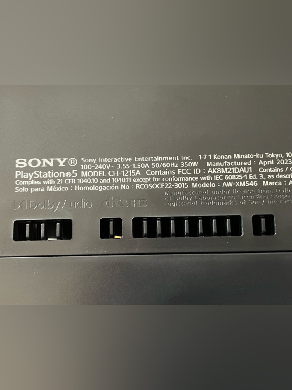 Sony PlayStation 5 Disc Edition White 825 GB Two Controllers - Picture 4 of 4